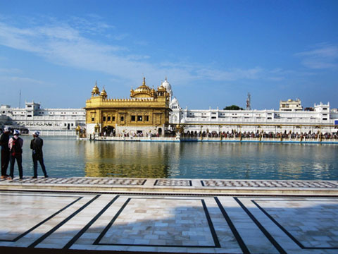 Chandigarh Amritsar Kashmir Delight Tour – 8 Days