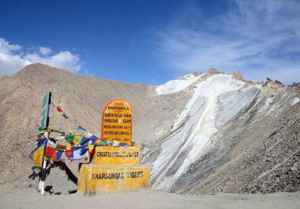 Chandigarh to Leh: Nubra Valley & Pangong Lake Explorer