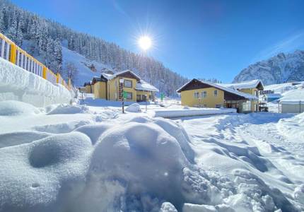 Kashmir Grand Tour: Jammu Srinagar Gulmarg Pahalgam