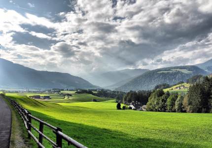 Twin Hill Escape – Dalhousie & Dharamshala Scenic Tour